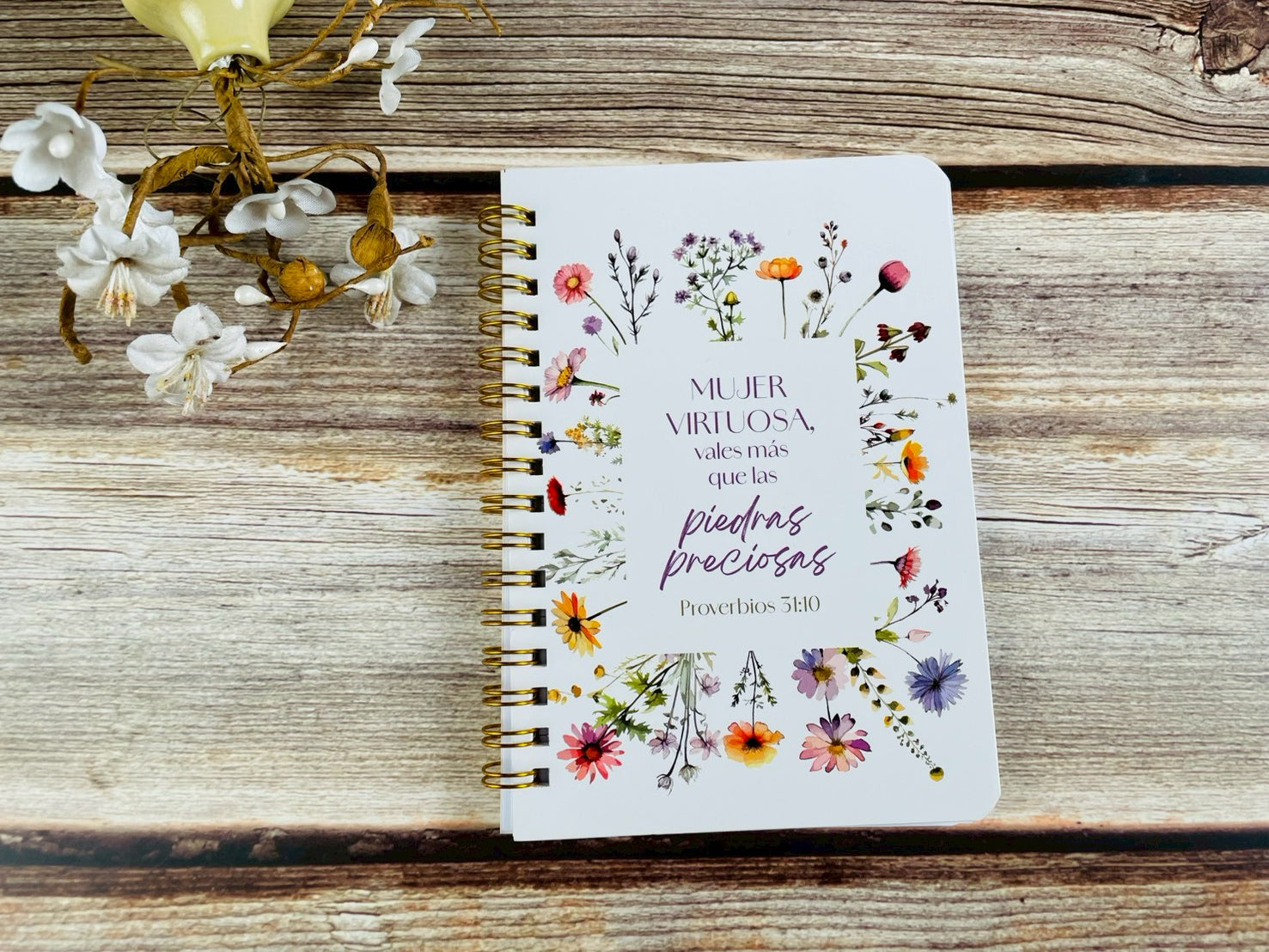 Pack libreta anillada con bolígrafo. Mujer virtuosa - The Perfect Gift