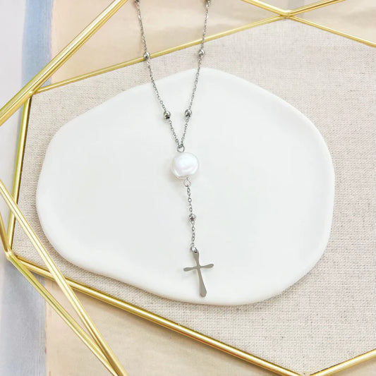 Collar Plateado con cruz y perla blanca - The Perfect Gift