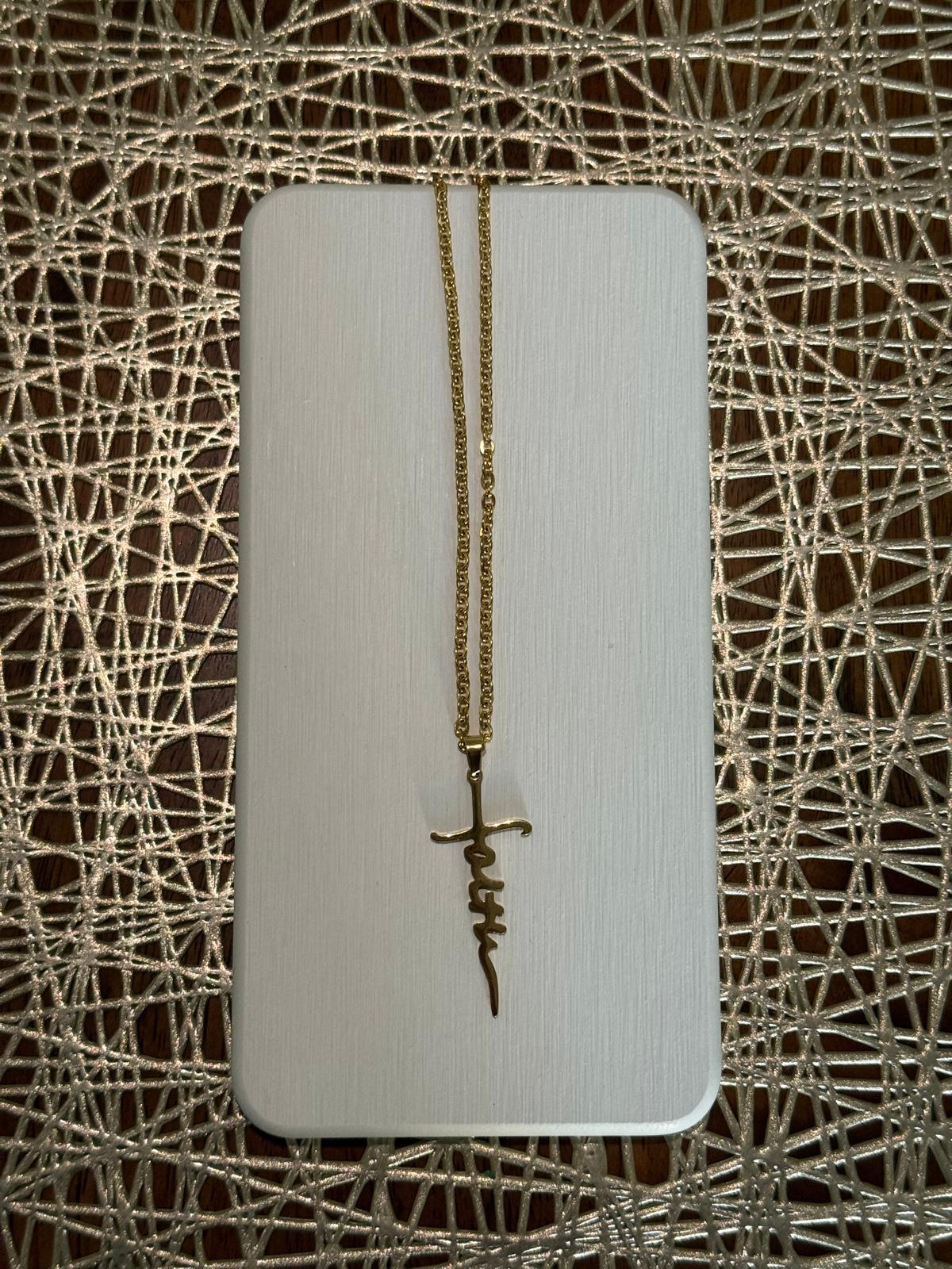 Collar Dorado Faith - The Perfect Gift
