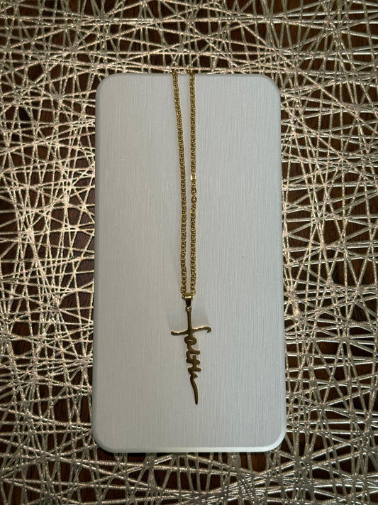 Collar Dorado Faith - The Perfect Gift