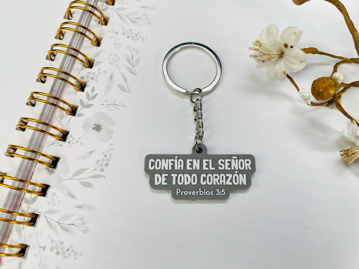 Llavero Caucho | Confia en el Señor de todo Corazon - The Perfect Gift