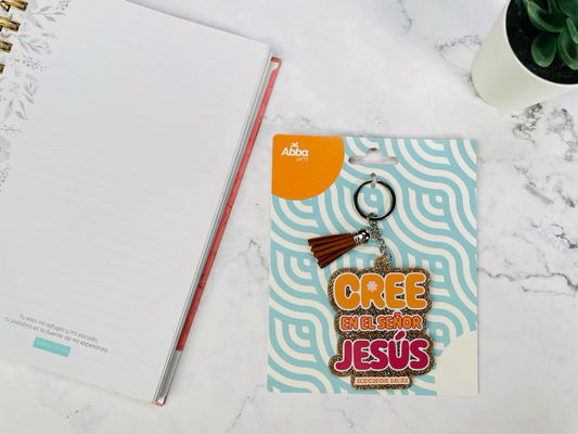 Llavero Caucho con Brillantina | Cree en el Señor Jesus - The Perfect Gift