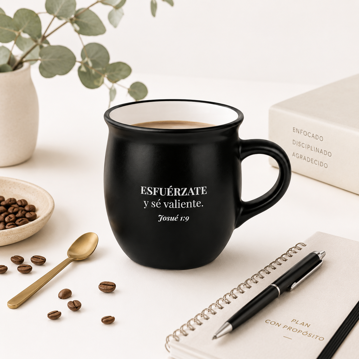 Taza Colección Victoria. Esfuérzate y sé valiente. Josue 1:9