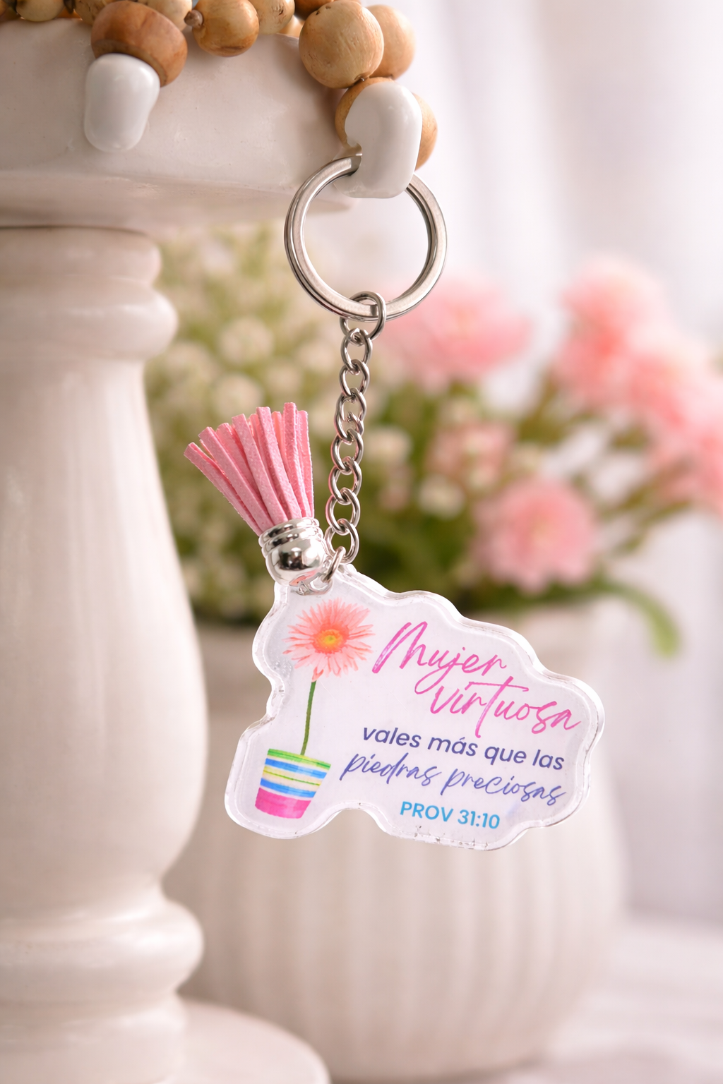 Llavero acrílico con Tassel. Mujer virtuosa - The Perfect Gift