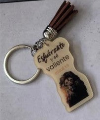Llavero acrílico con Tassel. Esfuérzate y sé valiente - The Perfect Gift